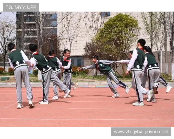 运动健康方程式:足球爆发力×游泳柔韧度平衡法则 运动健康方程式:足球爆发力×游泳柔韧度平衡法则